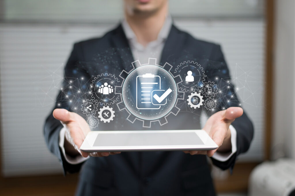 SaaS vs Custom Software: Ultimate Buyer’s Guide (2026)