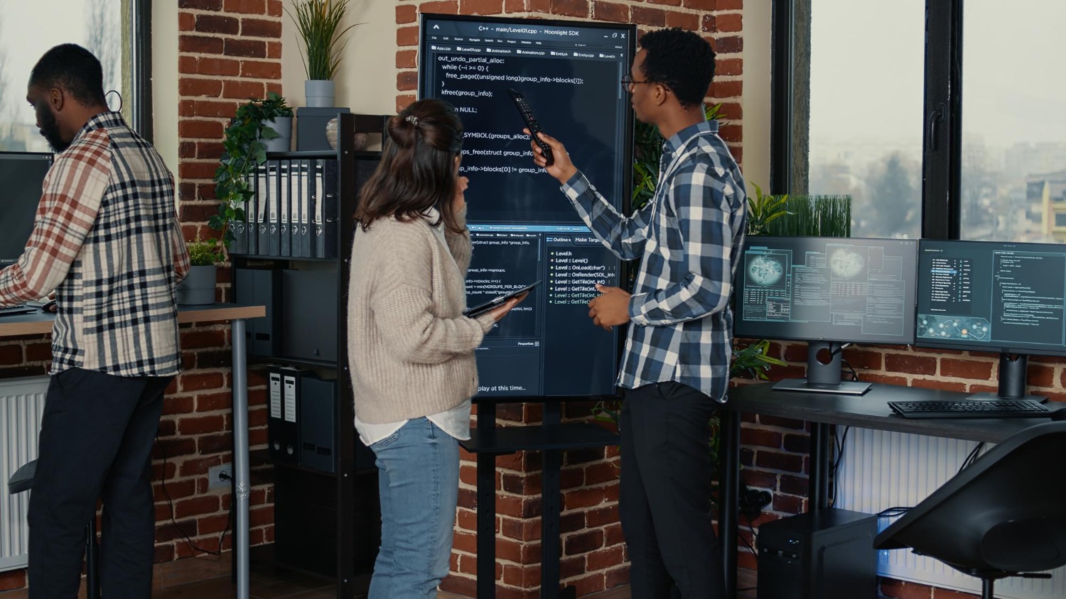 In-House vs Outsourcing Software Development: What Works Better in 2026